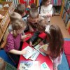 Pierwsza wizyta &quot;Stokrotek&quot; w Bibliotece